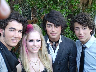 Jonas Brodhers a Avril Lavingne.jpg